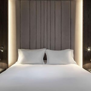 Luxury Queen Room